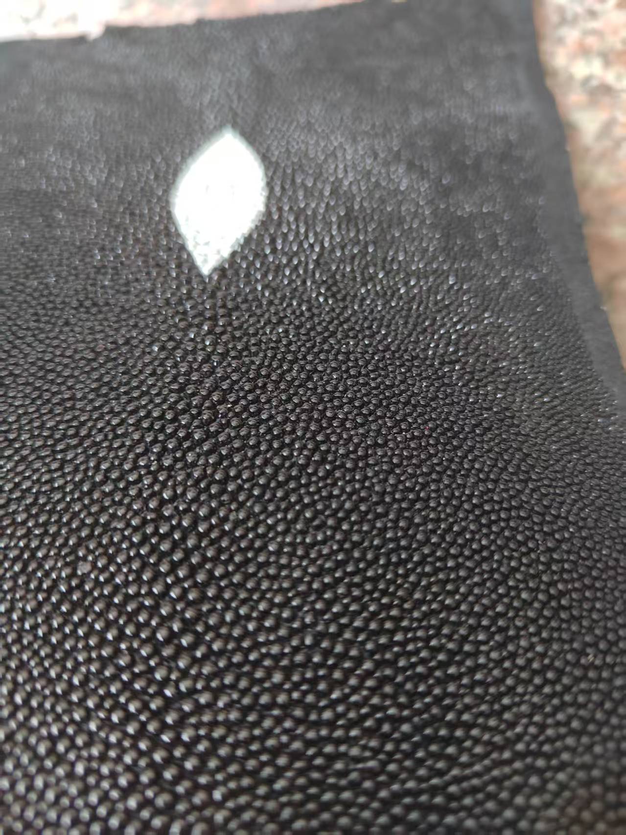 Piel de mantarraya negra sin p - Luxury Bags And Shoes reseña y precio